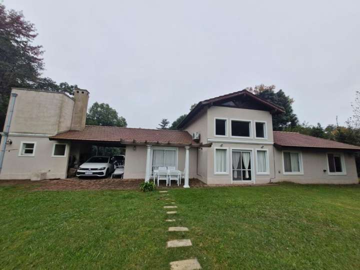 Casa en venta en El Ombú, Buenos Aires