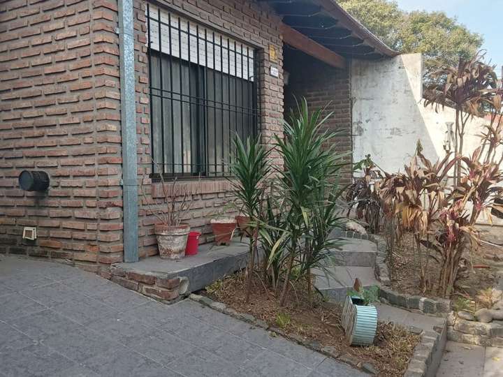 Casa en venta en General Nazar, 550, La Tablada