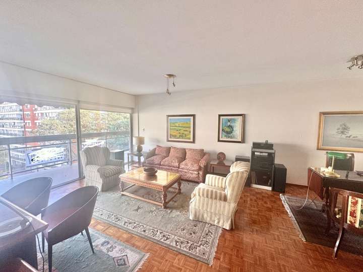 Apartamento en venta en Avenida Brasil, Montevideo