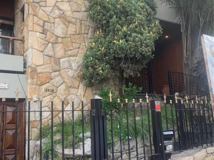 Casa en venta en Avenida General Paz, 12861, Lomas del Mirador