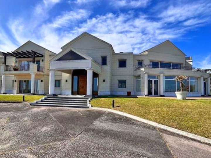 Casa en venta en Pinares, Maldonado