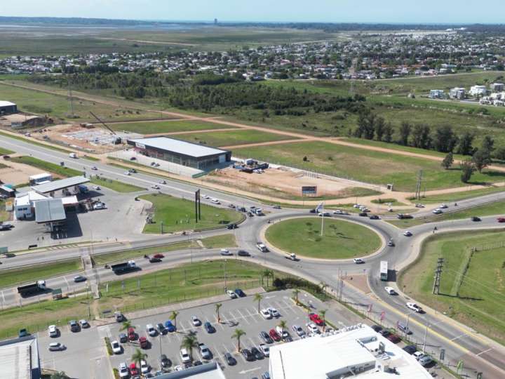 Comercial / Tienda en alquiler en Avenida Doctor Luis Alberto de Herrera, Maldonado