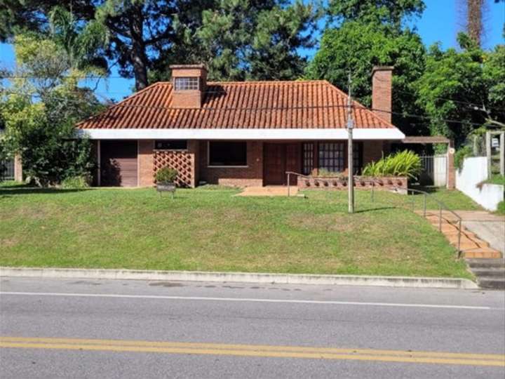 Casa en venta en Avenida Córdoba, Punta Del Este