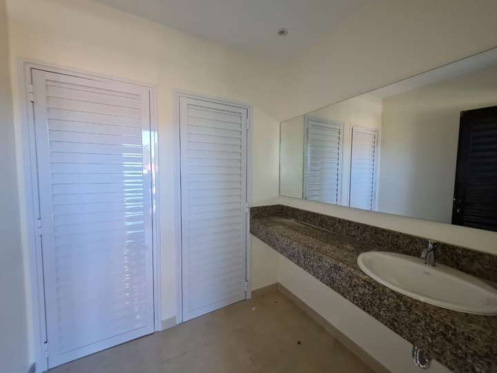 Comercial / Tienda en alquiler en Paraguay, Yerba Buena