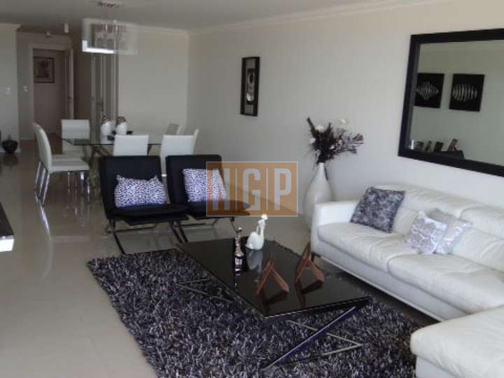Apartamento en venta en Punta Del Este