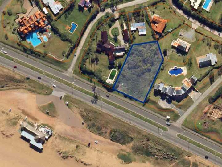 Terreno en venta en Pinares, Maldonado