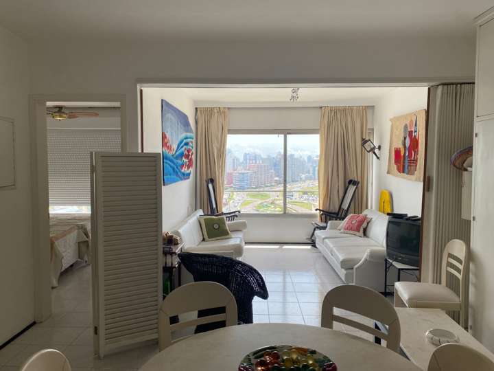 Apartamento en venta en Las Focas (Calle 30), Punta Del Este