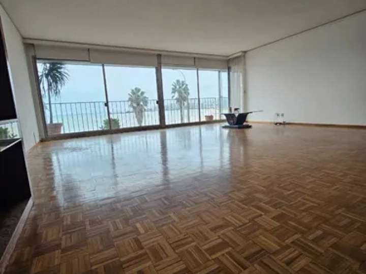 Apartamento en alquiler en Rambla, Montevideo