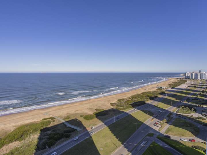 Apartamento en venta en Rambla Lorenzo Batlle Pacheco, Punta Del Este