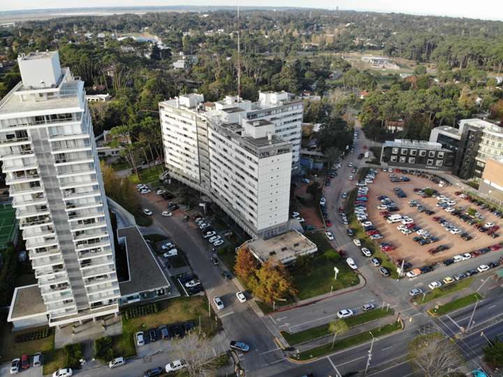 Apartamento en alquiler en Avenida Franklin Delano Roosevelt, Punta Del Este