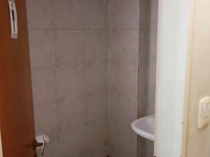 Oficina en alquiler en Almirante Brown, 754, Buenos Aires