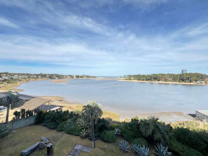 Apartamento en venta en Avenida Eduardo Víctor Haedo, El Tesoro