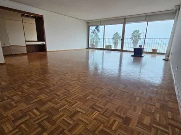 Apartamento en alquiler en Rambla, Montevideo