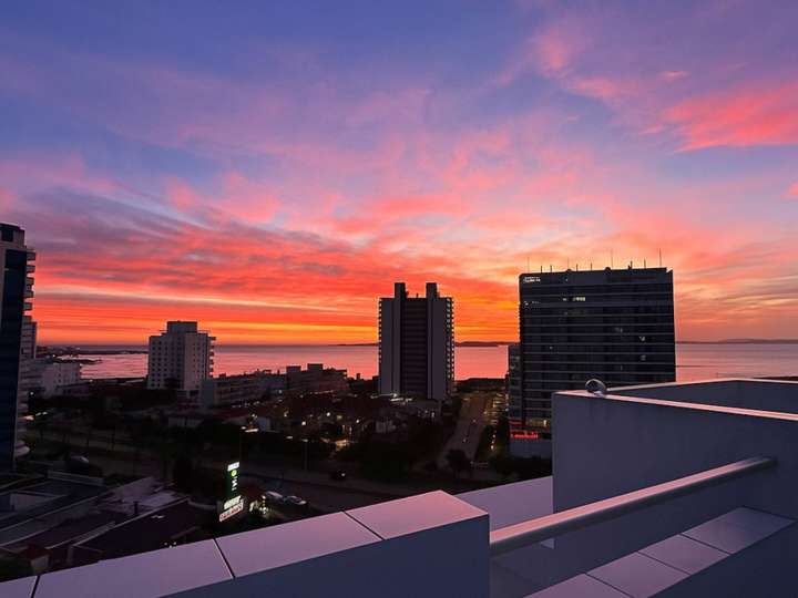 Apartamento en venta en Avenida Francisco Salazar, Punta Del Este