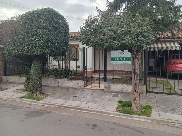 Casa en venta en La Tinca, Ciudad Evita