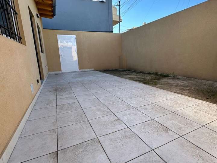 Edificio en alquiler en Culpina, 701, Buenos Aires