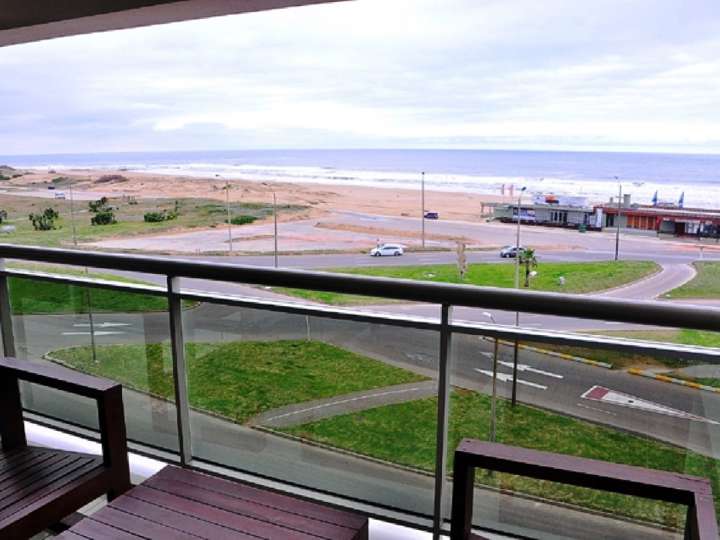 Apartamento en venta en Rambla Lorenzo Batlle Pacheco, Punta Del Este