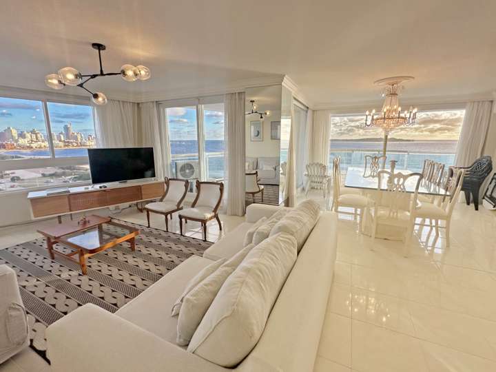 Apartamento en venta en Rambla Doctor Claudio Williman, Maldonado