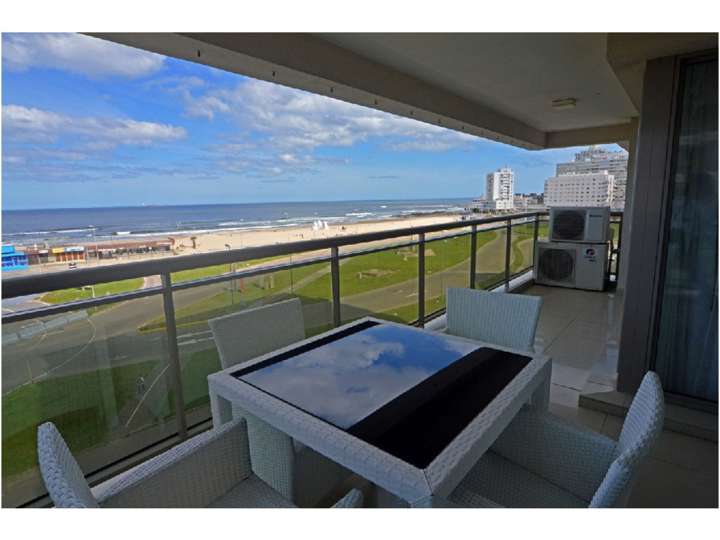Apartamento en venta en Rambla General Artigas, Punta Del Este