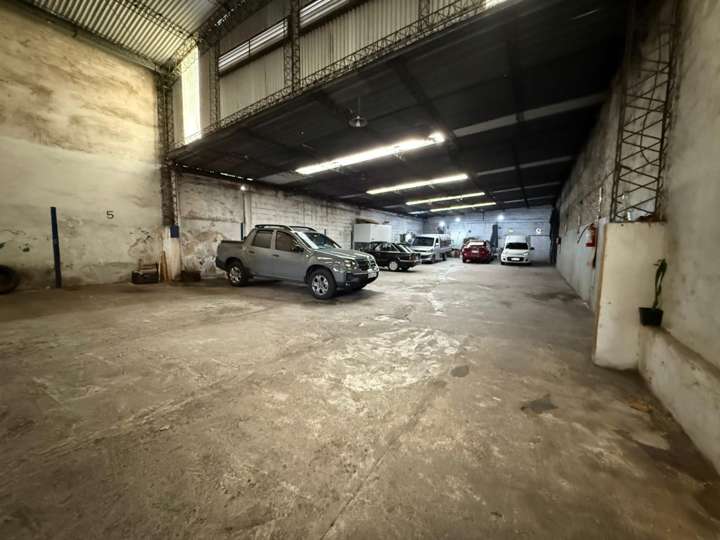 Comercial / Tienda en venta en Tiburcio Gómez, Montevideo