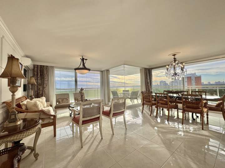 Apartamento en venta en Rambla Doctor Claudio Williman, Punta Del Este