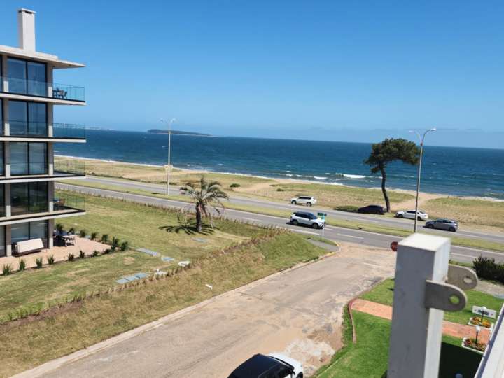 Apartamento en venta en Pinares, Maldonado