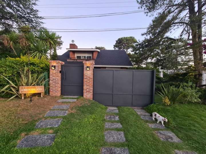 Casa en venta en Rambla Doctor Claudio Williman, Maldonado