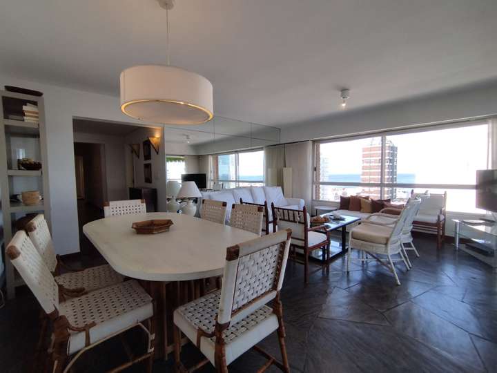 Apartamento en venta en Los Arrecifes (Calle 25), Punta Del Este