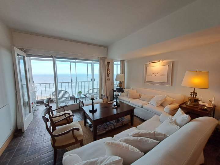 Apartamento en venta en Avenida Chiverta, Punta Del Este
