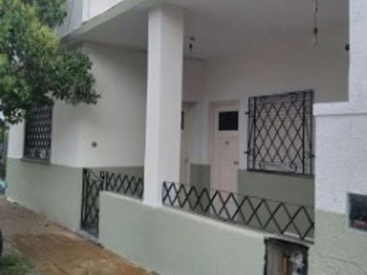 Casa en venta en Carabobo, 1799, Buenos Aires