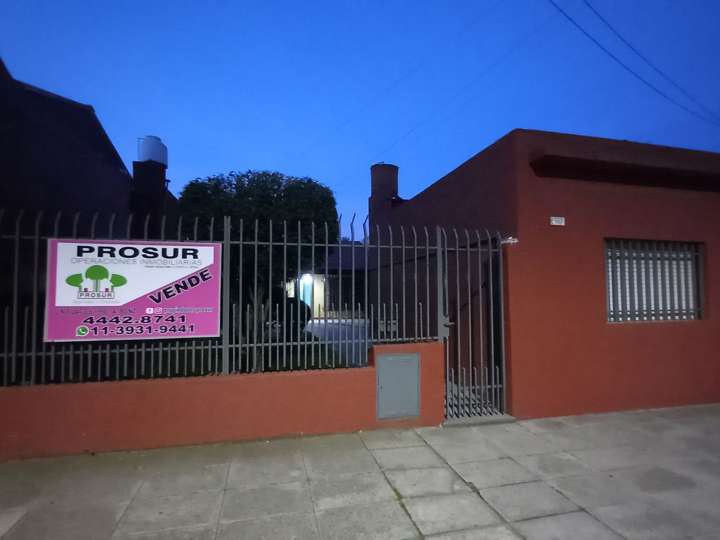 Casa en venta en Humaitá, 1730, Tapiales