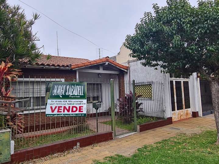 Casa en venta en Carrasco, 845, Villa Luzuriaga