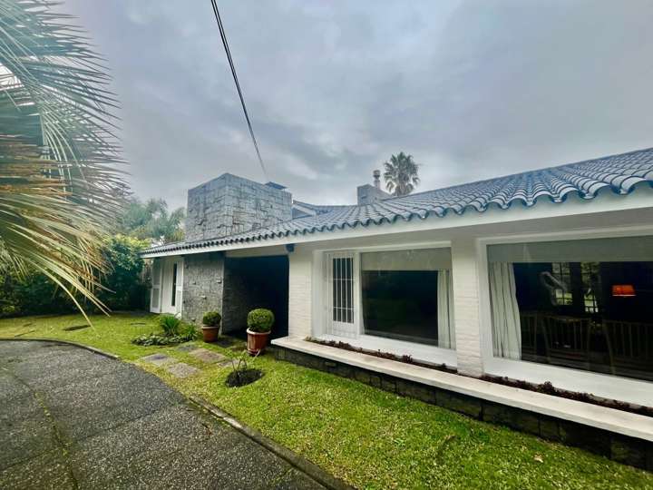 Casa en alquiler en Avenida París, Punta Del Este