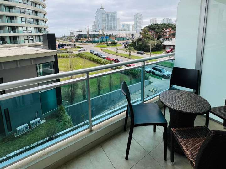 Apartamento en venta en Avenida Chiverta, Punta Del Este