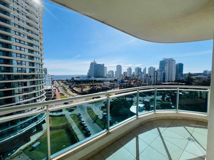 Apartamento en venta en Avenida Chiverta, Punta Del Este