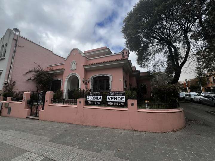 Casa en venta en Doctor José Scosería, Montevideo