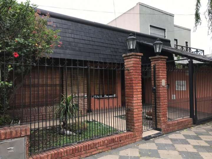 Casa en venta en Antonio Terrarosa, 215, Buenos Aires