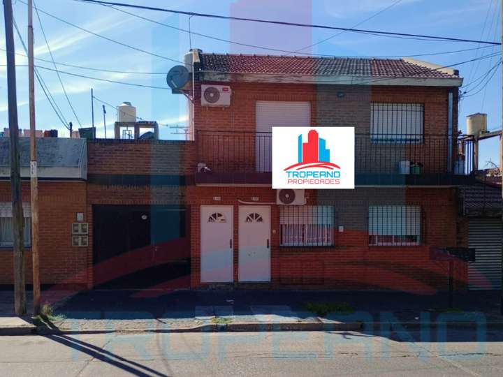 Casa en venta en Bolívar, 2700, Lomas del Mirador