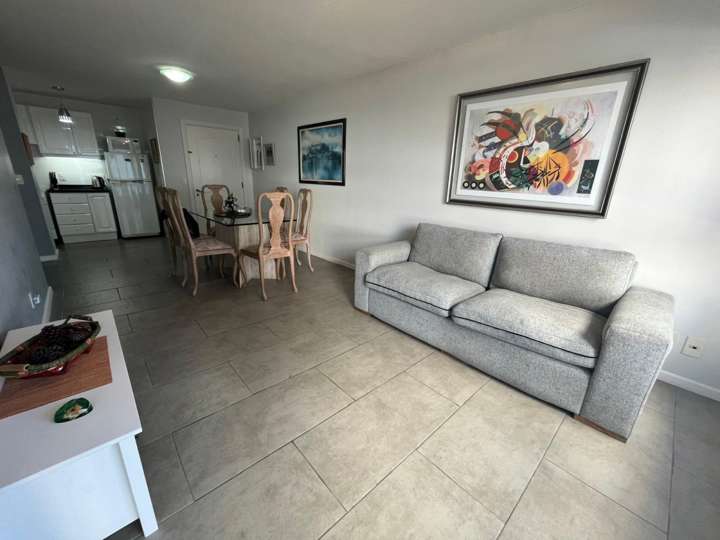 Apartamento en venta en Talca, Punta Del Este