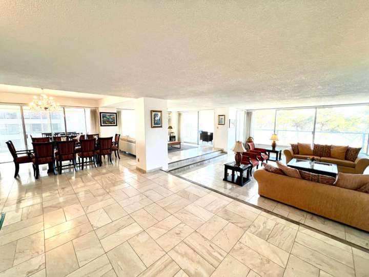 Apartamento en venta en Punta Del Este