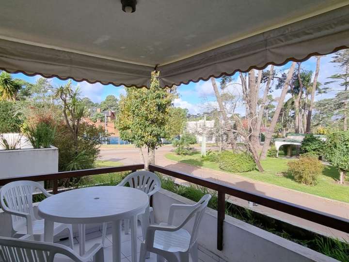 Apartamento en venta en Rambla Doctor Claudio Williman, Maldonado