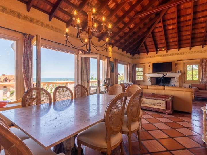 Casa en venta en Pinares, Maldonado