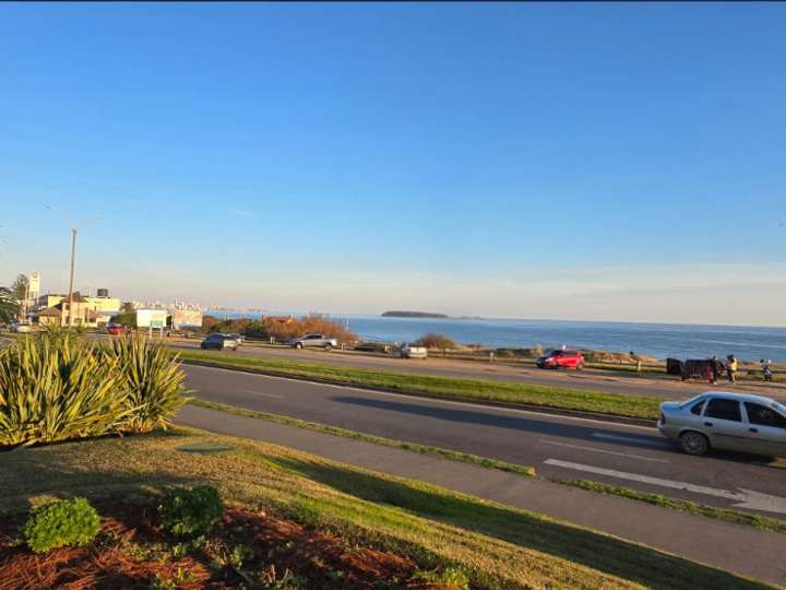 Apartamento en venta en Pinares, Maldonado