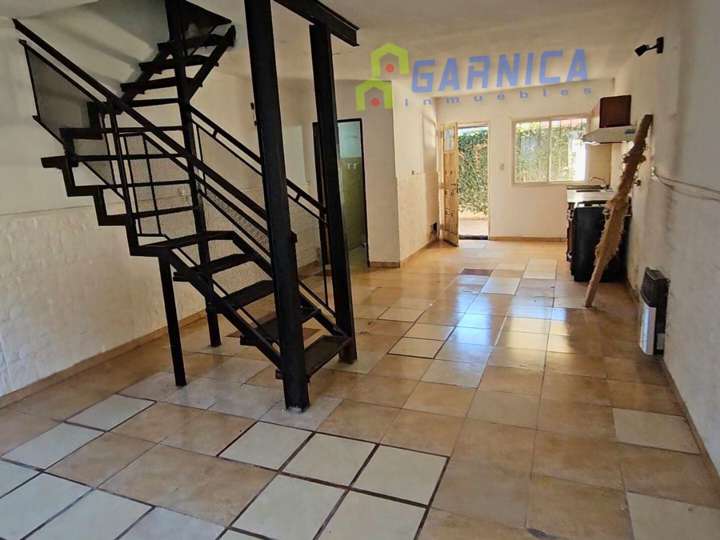 Edificio en alquiler en Ecuador, Buenos Aires