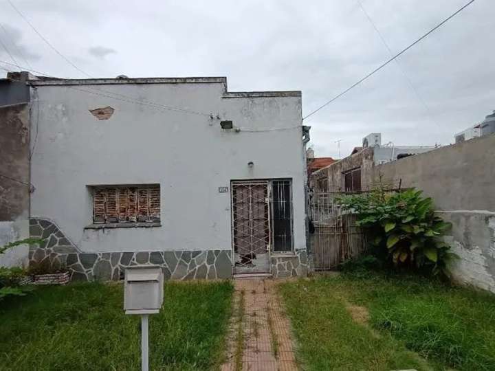 Casa en venta en Falucho, 758, Buenos Aires