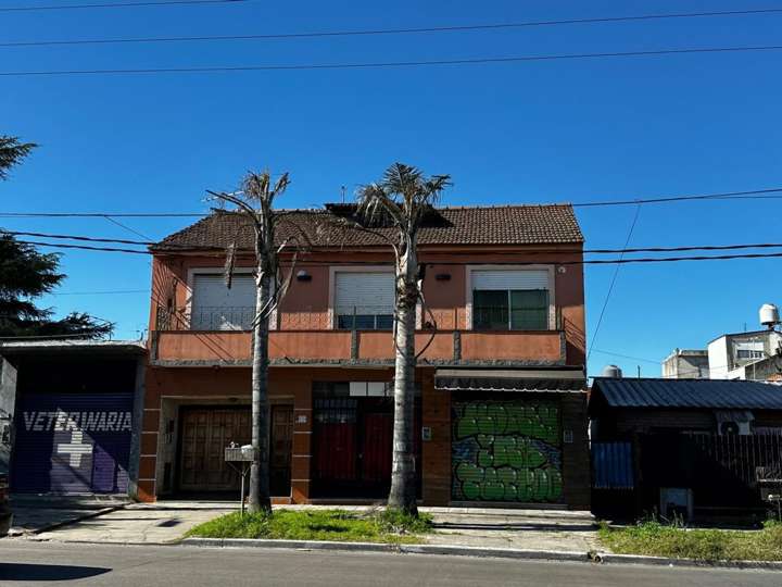 Casa en venta en Ararat, 1, Villa Luzuriaga
