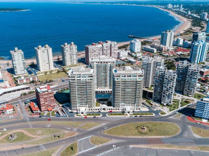 Apartamento en venta en Biarritz, Punta Del Este