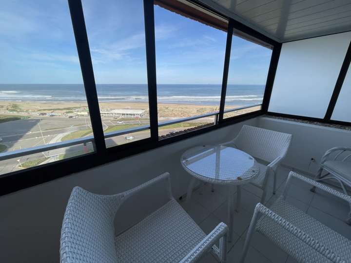 Apartamento en venta en Rambla Lorenzo Batlle Pacheco, Punta Del Este