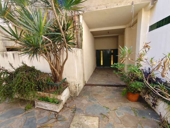 Edificio en venta en Doctor Antonio Malaver, 130, Haedo