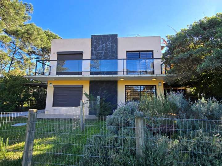 Casa en venta en Av. Primera Punta Colorada, Maldonado